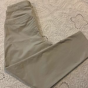 Old Navy 🧚‍♀️ Pixie Khakis